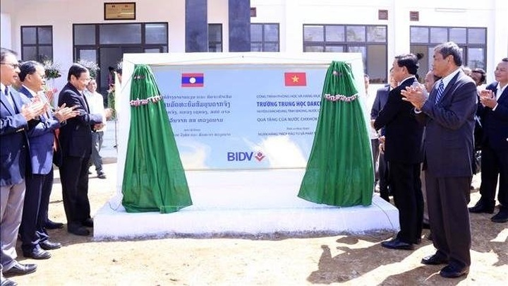 Vietnam-funded Dakchueng School handed over to Lao people - 1