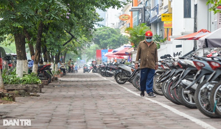 Hanoi pavements cleared for pedestrians - 2