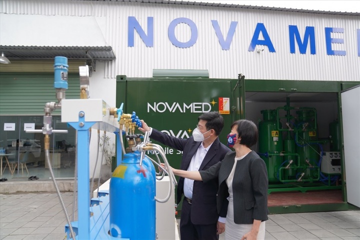 US donates nearly 40 million COVID-19 vaccine doses to Vietnam - 1