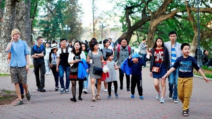 Number of tourists to Hanoi increases 10.7% in August - 1