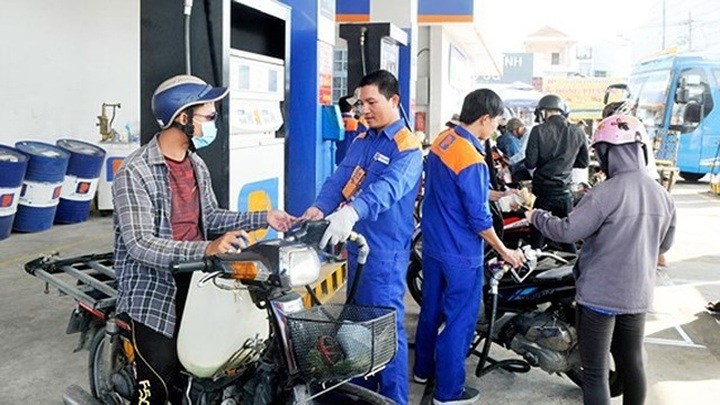 Petroleum prices sharply fall - 1