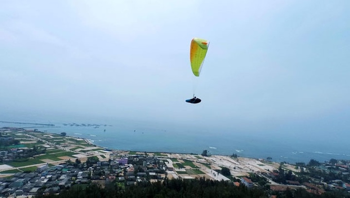 First paragliding festival in Ly Son to open in June - 1 First paragliding festival in Ly Son to open in June - 1
