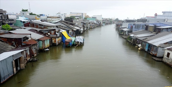 Thousands of households evacuated due to Ca Mau erosion - 1 Thousands of households evacuated due to Ca Mau erosion - 1