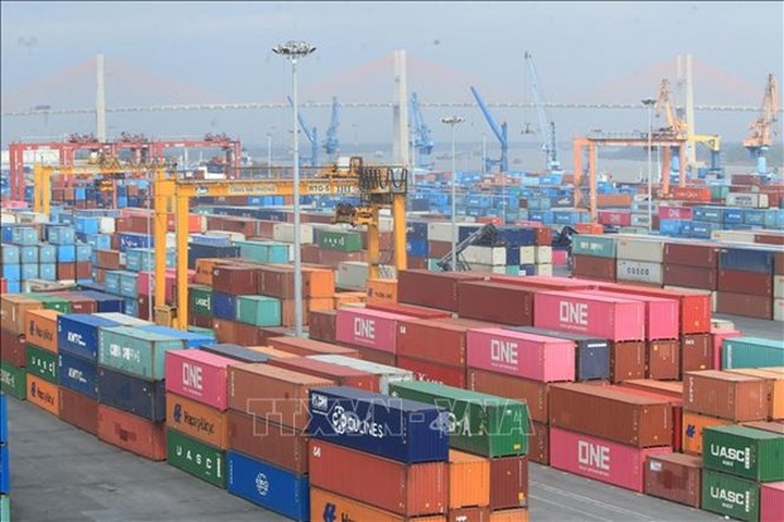 Trade surplus hits 8.4 billion USD in four months: GSO - 1