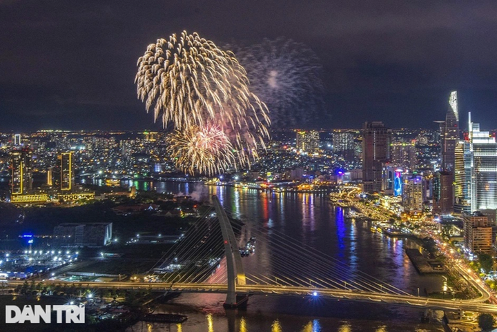 HCM City to launch firework displays in six locations - 1