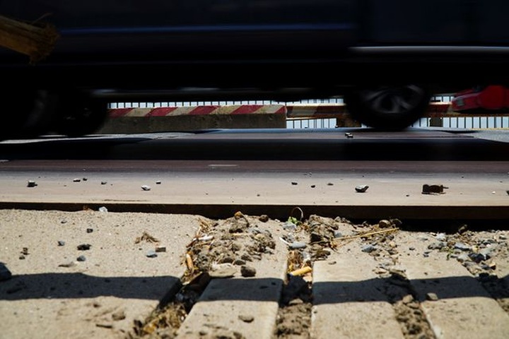 Deterioration of Hanoi’s Thang Long Bridge continues - 9