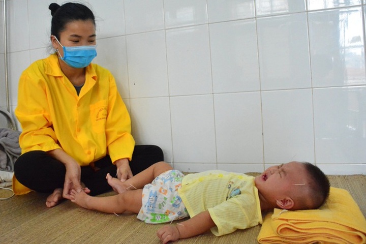 Little girl needs help to overcome encephalitis - 1