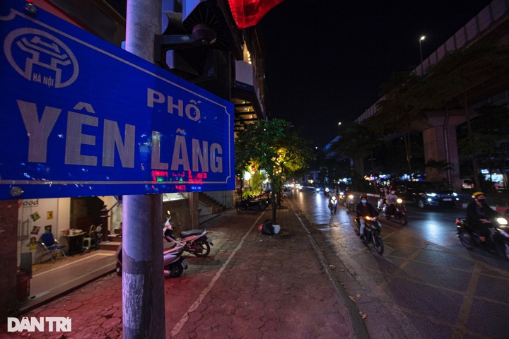 Hanoi street lacks lighting for a decade - 1 Hanoi street lacks lighting for a decade - 1