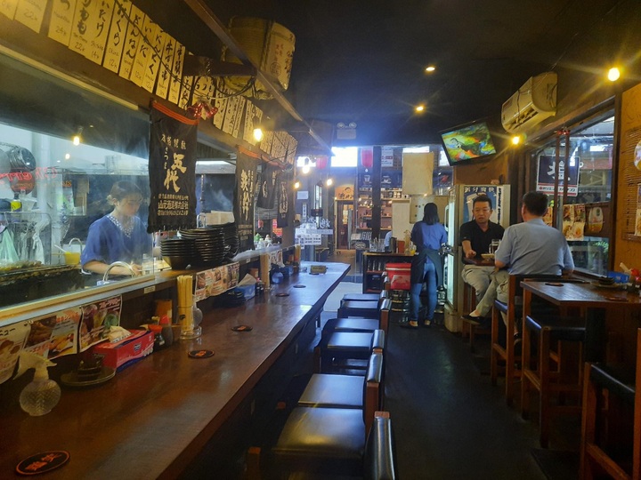 South Korean and Japanese streets still quiet in HCM City - 1