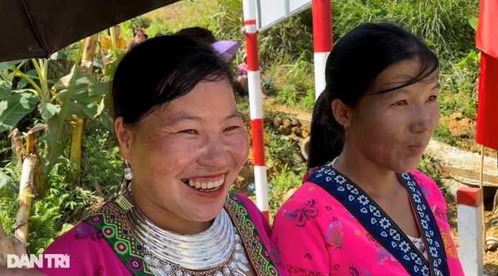 New Dantri Bridge opens in Yen Bai - 4