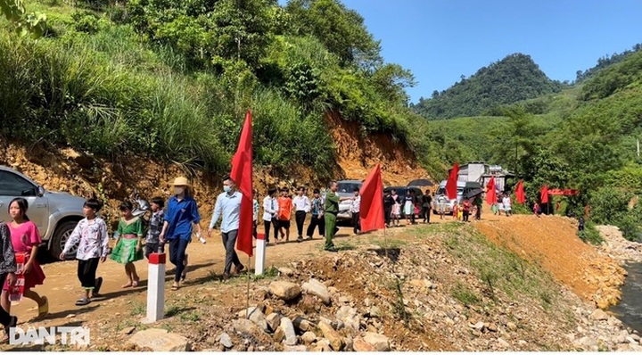New Dantri Bridge opens in Yen Bai - 3