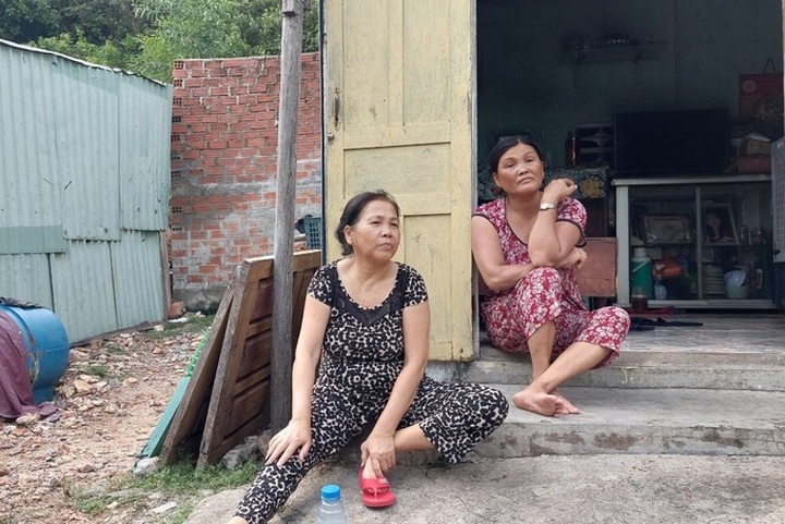 Residents in Quy Nhon City face landslide threats - 2 Residents in Quy Nhon City face landslide threats - 2