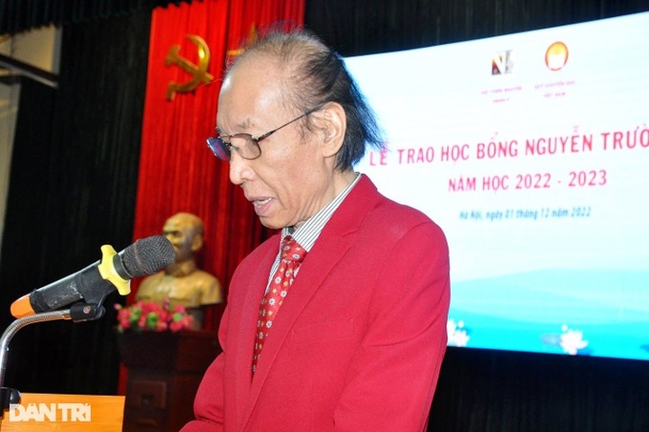 VNHELP presents scholarships to 75 Hanoi students - 2 VNHELP presents scholarships to 75 Hanoi students - 2