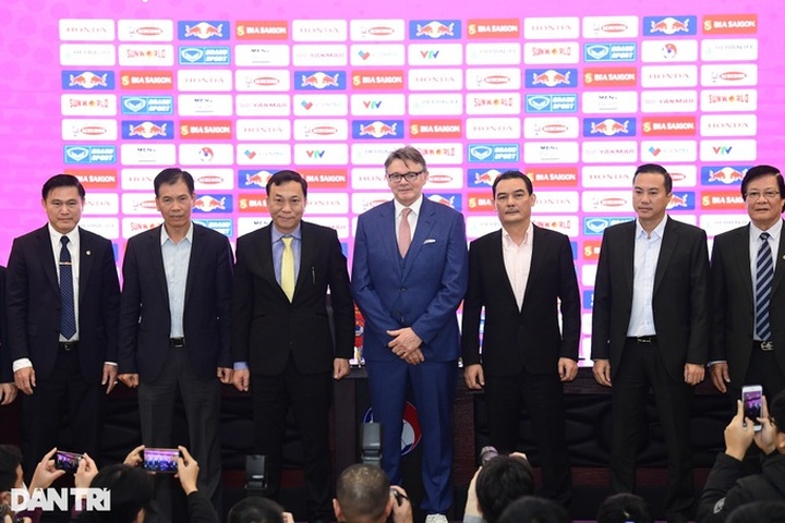 Troussier officially becomes Vietnamese national football team’s head coach - 1 Troussier officially becomes Vietnamese national football team’s head coach - 1