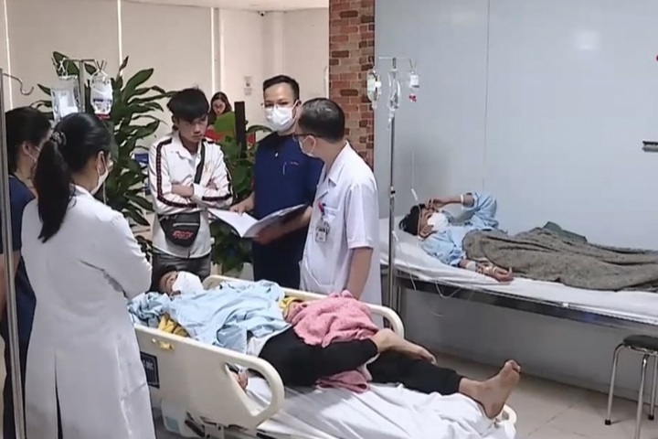 Workers at Bac Ninh firm face methanol poisoning - 1