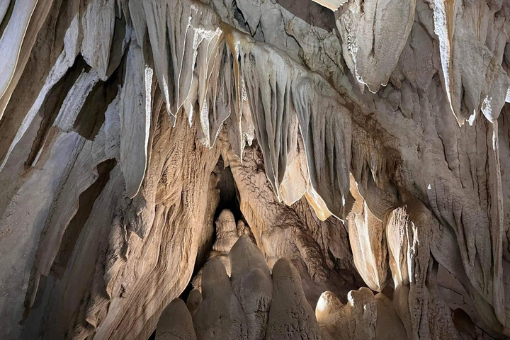 Breath-taking beauty of new Quang Binh caves - 3