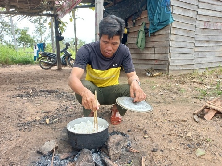 Low pay drives Central Highlands forest rangers away in droves - 2 Low pay drives Central Highlands forest rangers away in droves - 2