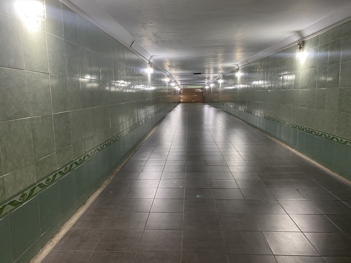 Hanoi subways largely abandoned - 7 Hanoi subways largely abandoned - 7