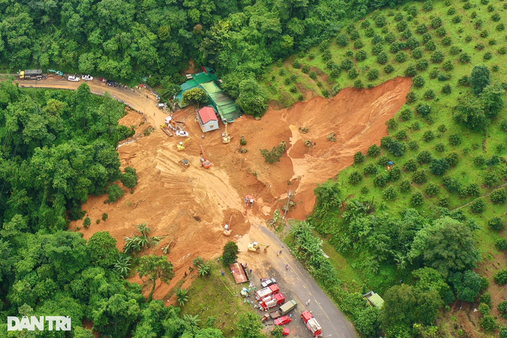 Lam Dong landslide kills four - 5 Lam Dong landslide kills four - 5