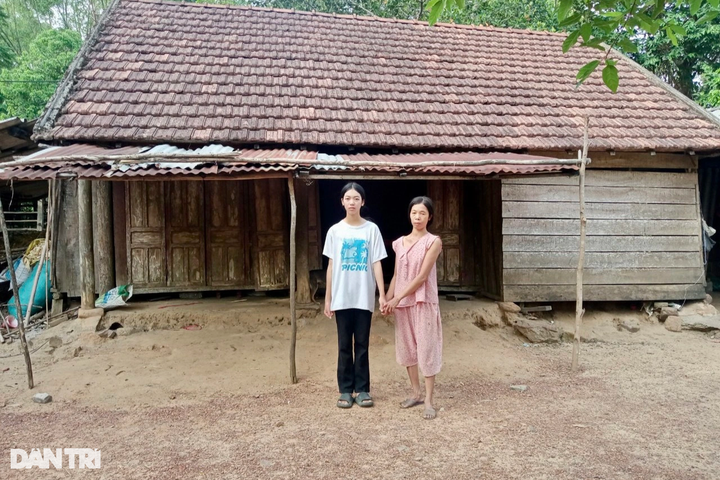 Poor Quang Binh teenager needs help to continue studies - 1 Poor Quang Binh teenager needs help to continue studies - 1