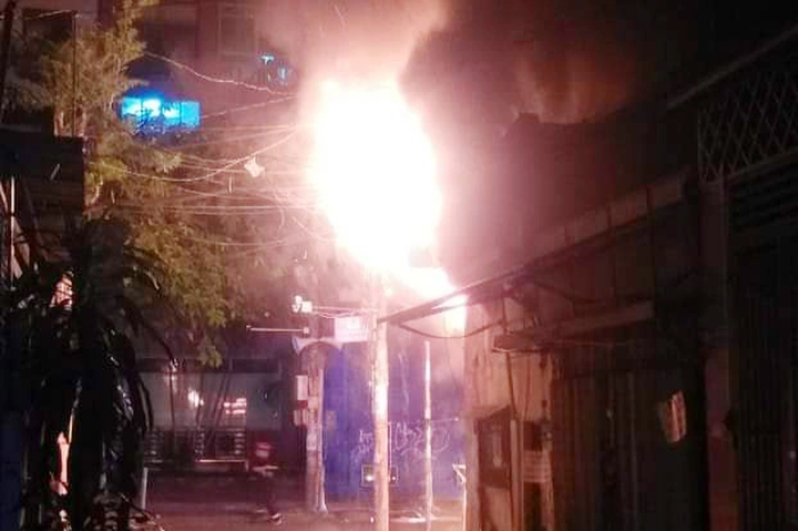 Two children die in HCM City house fire - 1