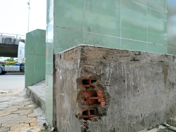 HCM City’s pedestrian tunnels deteriorate - 5