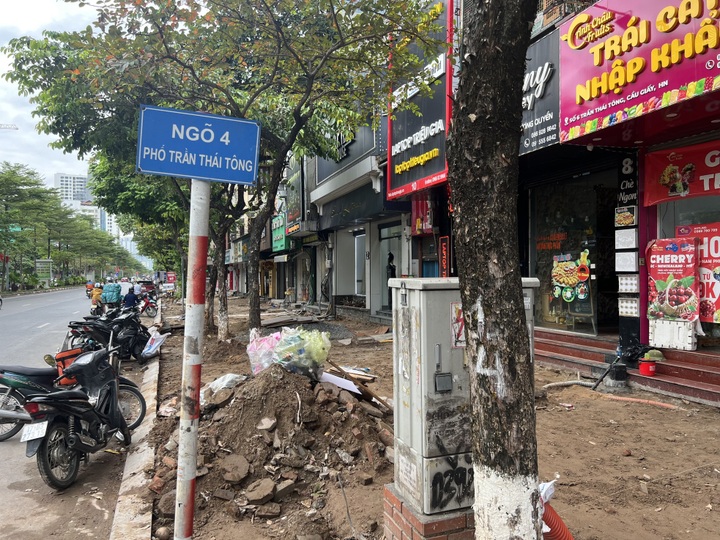 Hanoi deals with pavement deterioration - 2