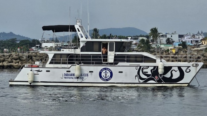 Eight foreign people found illegally entering Phu Quoc - 1 Eight foreign people found illegally entering Phu Quoc - 1