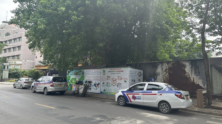 Hanoi starts waste classification pilot - 3