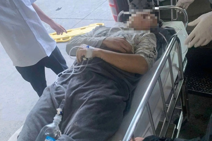 Man survives after 32 hours drifting at sea - 1 Man survives after 32 hours drifting at sea - 1