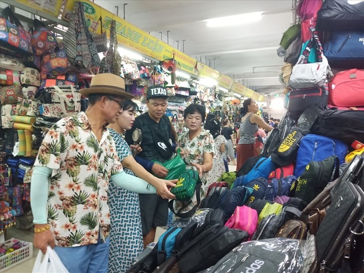 Danang seeking to diversify foreign tourists - 1