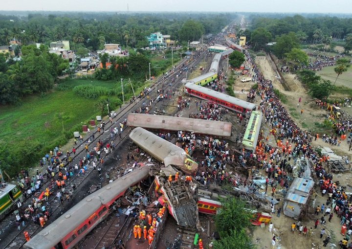 3 Indian rail workers arrested over deadly train crash - 1
