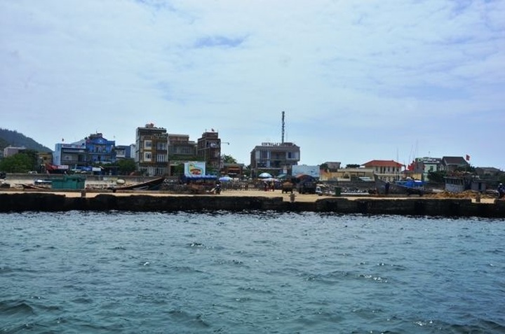 Islanders rush to sell houses as Ly Son real estate market blooms - 1