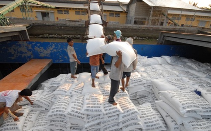 Food corporation faces huge losses - 1