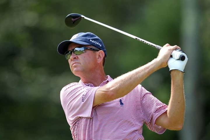 Love leads, McIlroy lurks, Woods well back - 1 Love leads, McIlroy lurks, Woods well back - 1