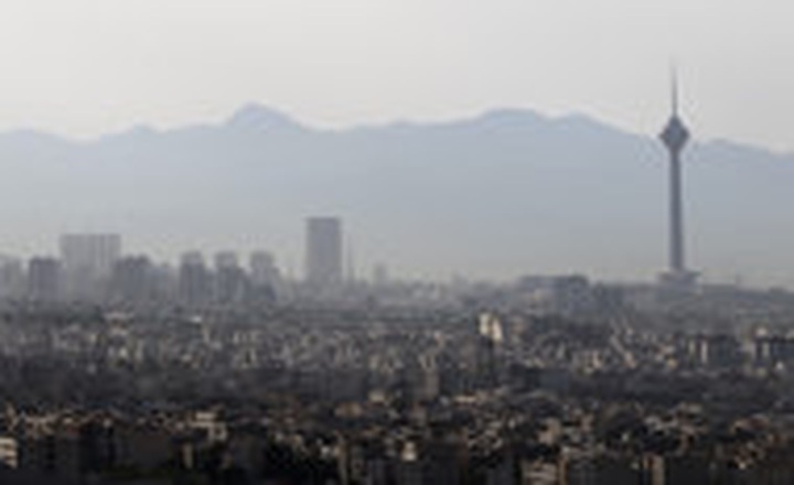 EU to sanction Iran bank, Greece holds up oil embargo - 1