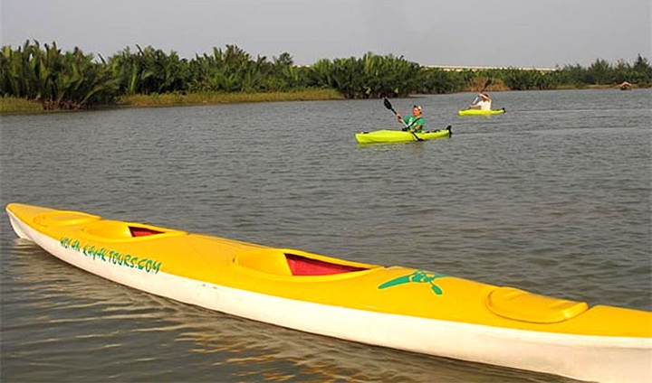 Kayak tours to clean up Hoi An waterways - 1