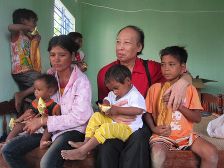 Philanthropists help change life of desperate family - 6 Philanthropists help change life of desperate family - 6