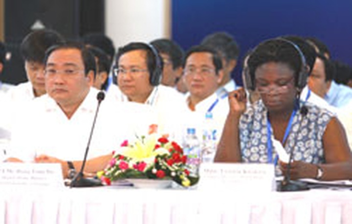 Donors focus on poverty relief, disaster mitigation - 1