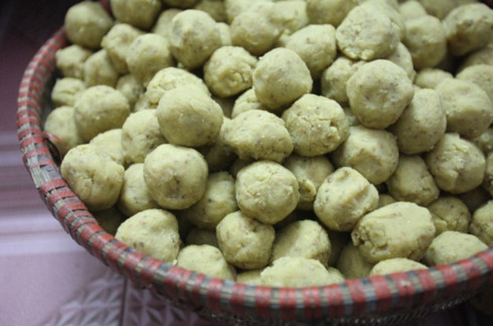 Banh giay Quan Ganh, a specialty of Hanoi - 1