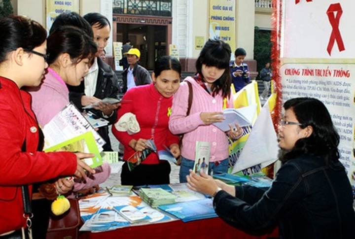 Conference looks at new ways to tackle HIV/AIDS - 1