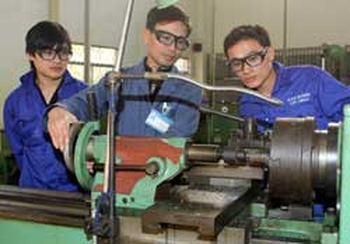 PM promotes more vocational training - 1 PM promotes more vocational training - 1