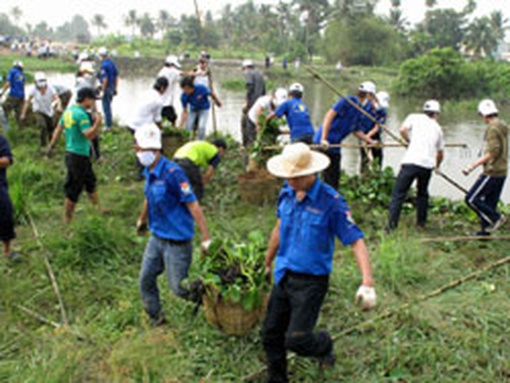 Discharged wastewater adds to Sai Gon River pollution - 1 Discharged wastewater adds to Sai Gon River pollution - 1