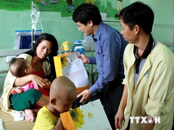 Up to 160,000 cancer cases diagnosed in Vietnam each year - 1