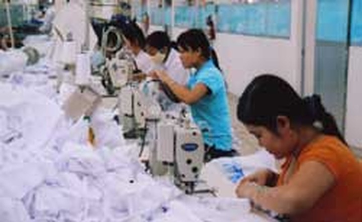 Jobless insurance claims up, employment down - 1 Jobless insurance claims up, employment down - 1