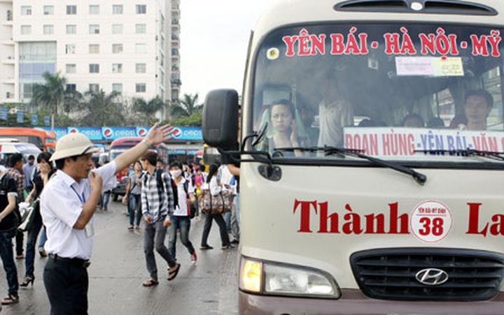 Hanoi changes bus routes to help decrease congestion - 1