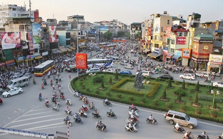 Expensive Hanoi roads put the breaks on house clearance plans - 1
