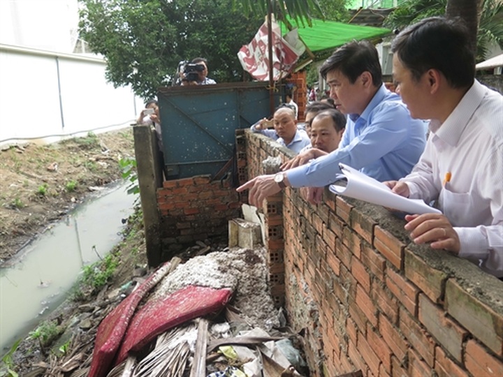 HCM City begins to crack down on pollution problem - 1