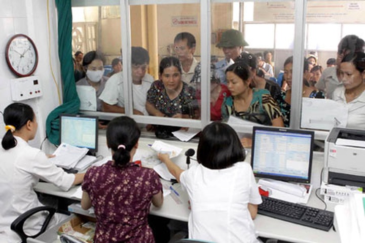 Government postpones medical fee increase - 1