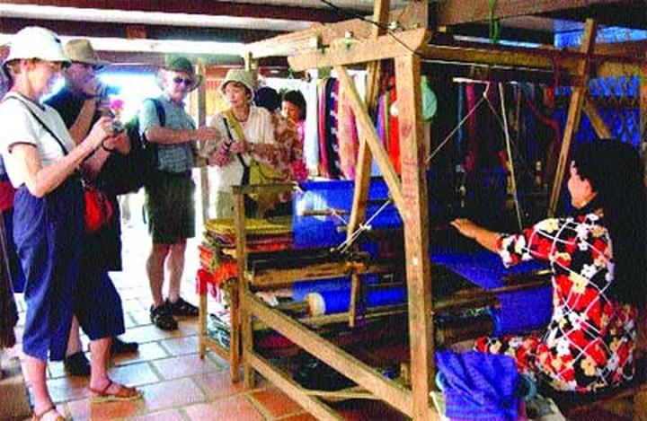 Cham minority villages woo tourists - 1